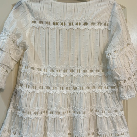 Beautiful eyelet top. Gorgeous detail. - Picture 3 of 6